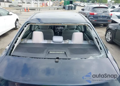 2018 Toyota Corolla Le z USA, uszkodzony, nr VIN 5YFBURHE4JP834880